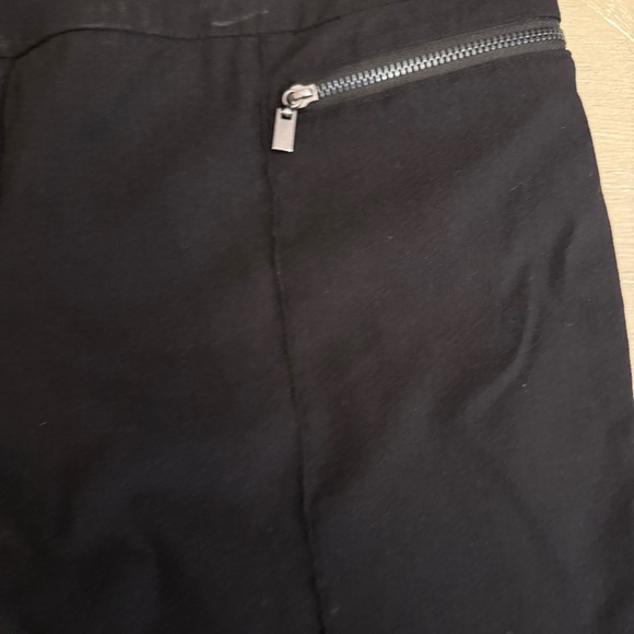 Style & Co Black Capris with Classic Straight-Leg Design - Picture 2 of 5